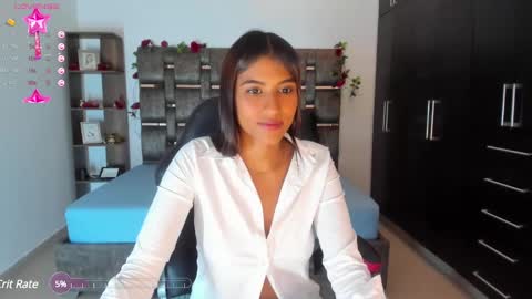 naomyy__ online show from 01/15/25, 09:51