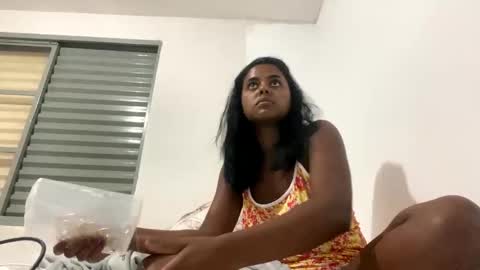 nara_brasileirinha online show from 02/03/25, 04:37