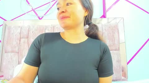 natalia_lopezz online show from 11/21/24, 11:48