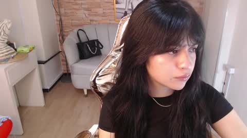 nataly_alvarez_b online show from 12/21/24, 12:26