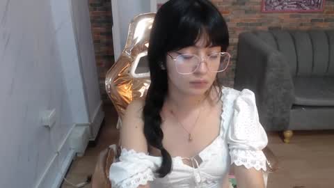 nataly_alvarez_b online show from 12/13/24, 08:22