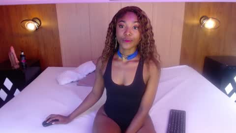 natashaqueenn  online show from 11/30/24, 08:00