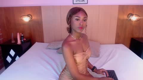 natashaqueenn  online show from 12/03/24, 09:05