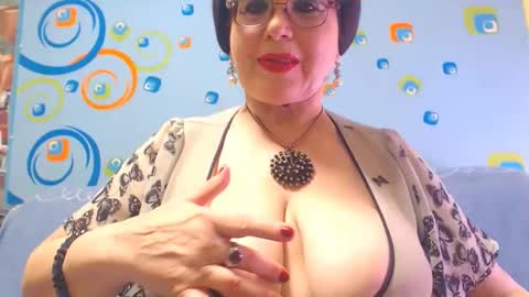 OldKinkyMILF online show from 12/28/24, 05:52