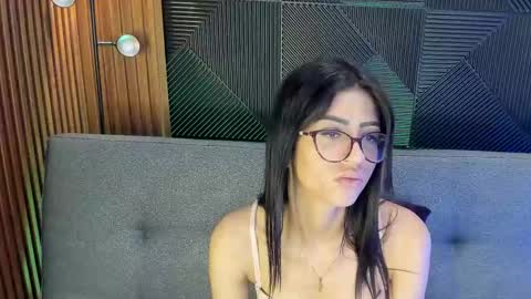 Nicole online show from 11/26/24, 07:16