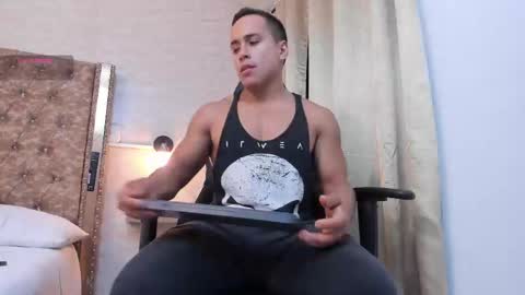 niklause_froid online show from 12/24/24, 12:25