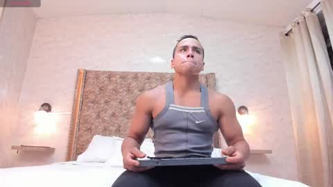 niklause_froid online show from 12/23/24, 12:21