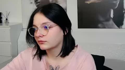 NoreenKay online show from 11/19/24, 06:06