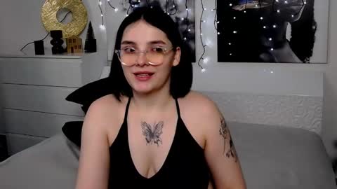 NoreenKay online show from 12/19/24, 06:48