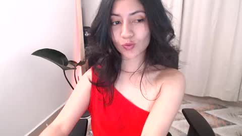 oliviaaa__ online show from 11/27/24, 11:47