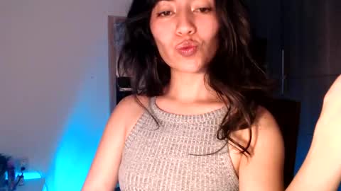 oliviaaa__ online show from 12/18/24, 03:54