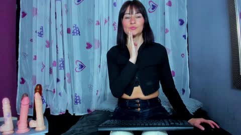 OliviaHotTits online show from 01/11/25, 12:45