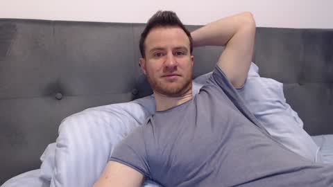 onesexyguy4u online show from 01/12/25, 08:09