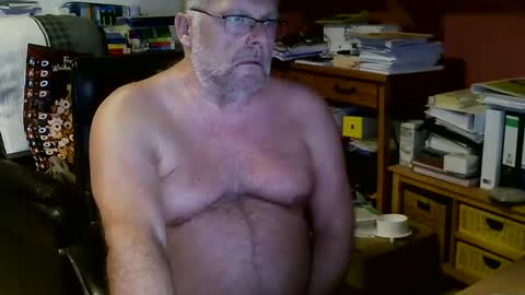 papa309348689 online show from 12/04/24, 02:34