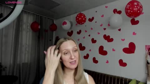 passionate_lioness66 online show from 02/11/25, 07:38