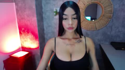 perla_j_ online show from 11/21/24, 12:10