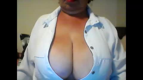 perlita070822 online show from 01/04/25, 04:34