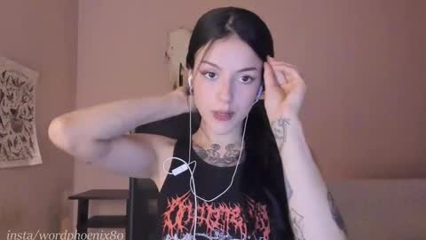 phoenixx_x online show from 11/19/24, 02:10