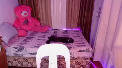 pinay_shawnx online show from 01/04/25, 12:21