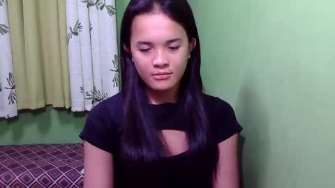 pinaymorena_rhowe online show from 12/21/24, 04:00