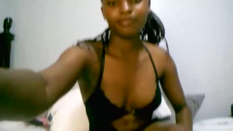 pretty_maja online show from 11/14/24, 06:00