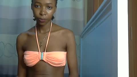 pretty_petite24 online show from 11/10/24, 07:36