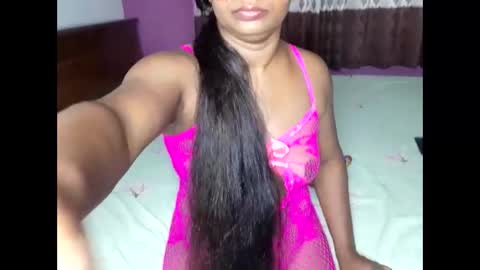 Prettypriya online show from 11/27/24, 12:40