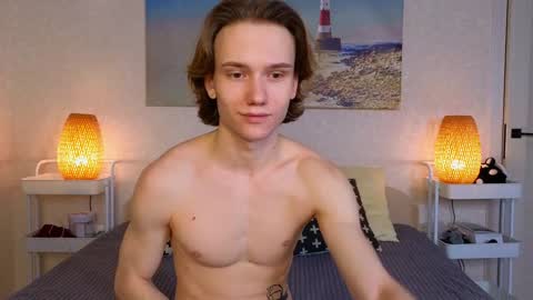 Jesse Rickoshort hair online show from 12/08/24, 02:17