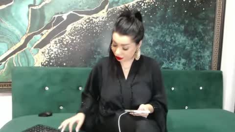 Queen Malika online show from 12/02/24, 04:58