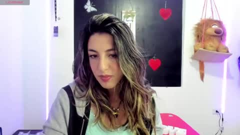 queen_natttyy online show from 01/10/25, 05:04