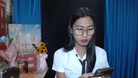 queensteffi online show from 01/04/25, 12:00