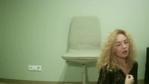 reddgirll online show from 11/30/24, 08:22