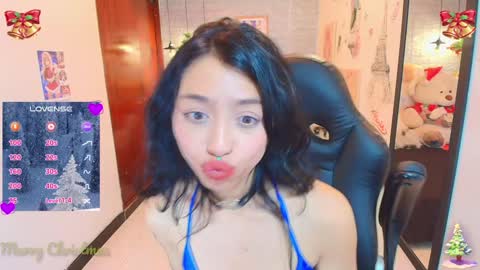 Lili Lopez online show from 12/15/24, 07:47