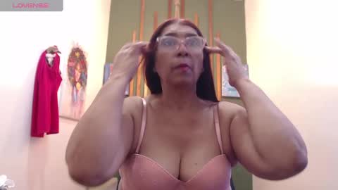 renata_milf_ online show from 12/10/24, 11:51