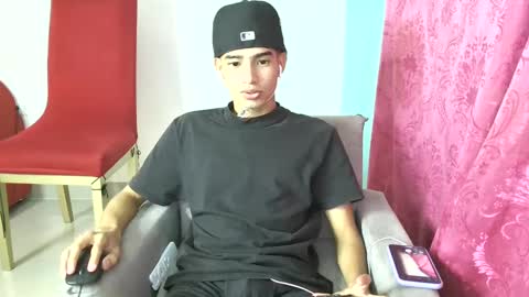 ronald_skinnysex1 online show from 01/04/25, 07:07