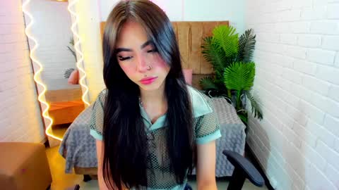 roxanne_tay online show from 01/05/25, 07:11