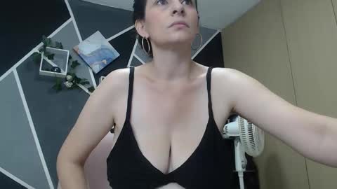 sally_lov3_ online show from 12/26/24, 01:45