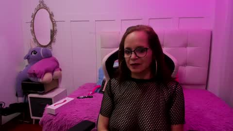 samantha_mature56 online show from 11/25/24, 10:13