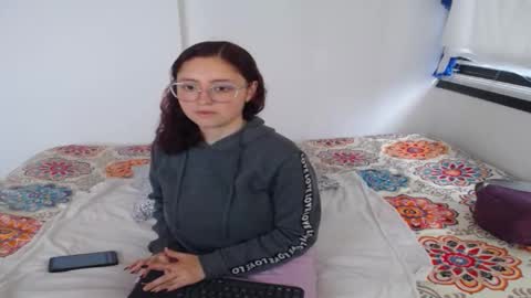 samantha_red31 online show from 12/17/24, 12:01