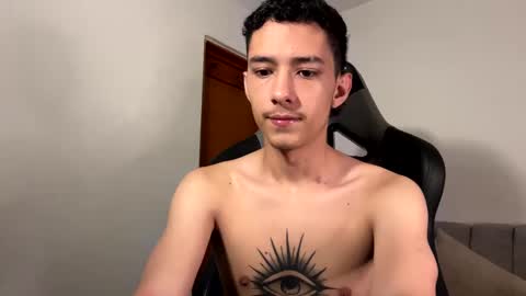 santi_twink19 online show from 01/08/25, 01:07