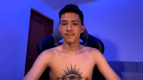 santi_twink19 online show from 01/09/25, 01:14