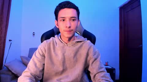 santi_twink19 online show from 12/11/24, 04:25