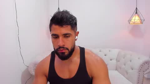 santiago_huntt online show from 11/20/24, 11:11