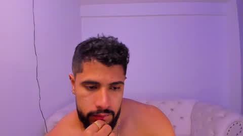 santiago_huntt online show from 12/11/24, 04:24