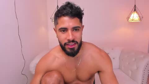 santiago_huntt online show from 12/07/24, 12:08