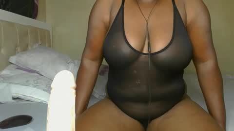 sassie_bee online show from 01/09/25, 01:03