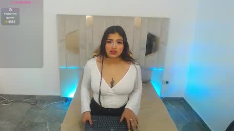 scarlet_tay1 online show from 12/07/24, 12:08