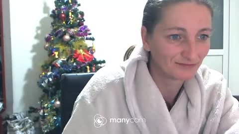 scarlett_queen01 online show from 12/24/24, 03:15