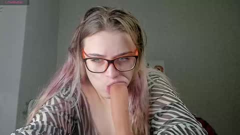 seductive_she_wolf online show from 11/15/24, 04:02