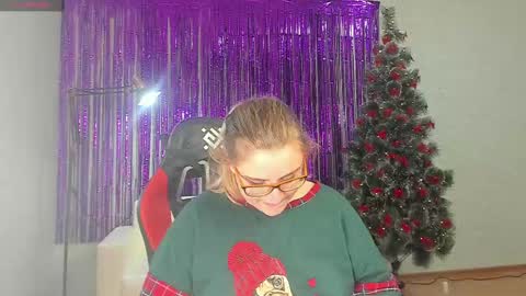 seductive_she_wolf online show from 12/04/24, 12:03